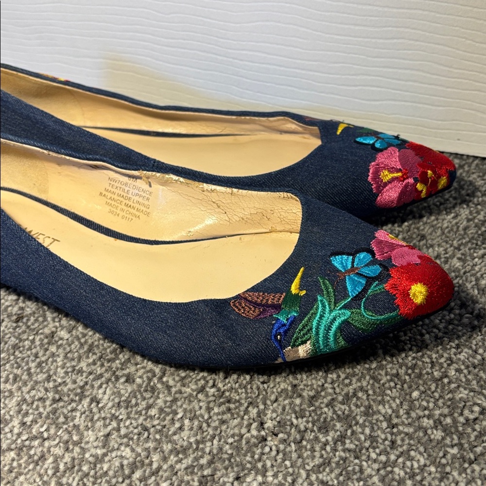 Nine West Navy Embroidered Pointed-Toe Flats size 6M - Picture 10 of 13